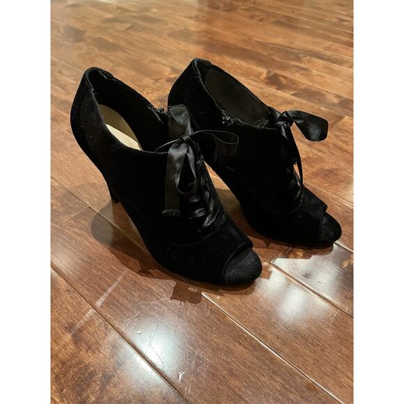 Kelly and Katie Black Open Toed Velvet Heeled Ankle Boot Sz 10 Bow tie Stiletto - Picture 3 of 16